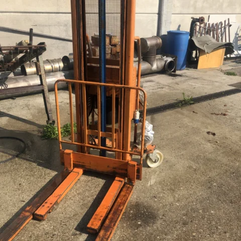 TRANSPALLET ELEVATORE ELETTRICO PORTATA 300 KG